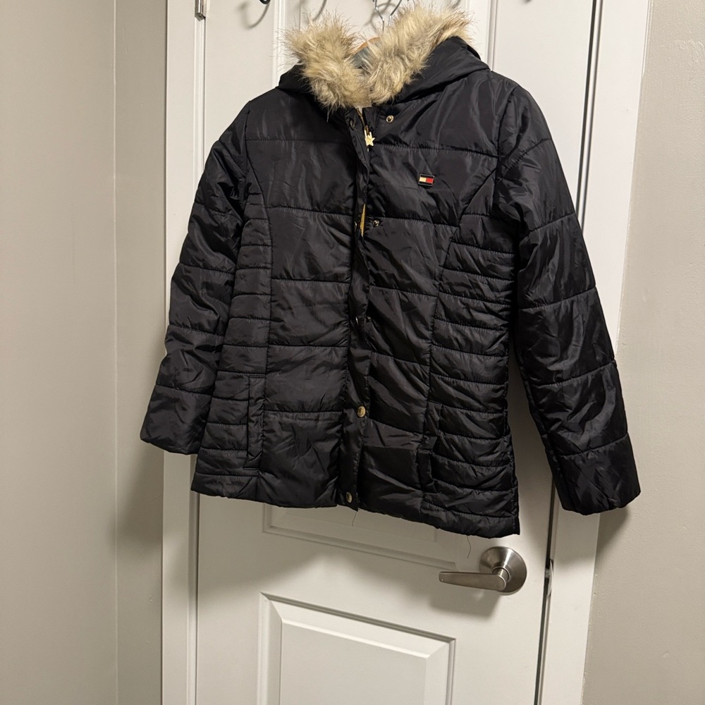 Tommy Hilfiger Black Puffer Jacket with Faux Fur Hood size XL (16)